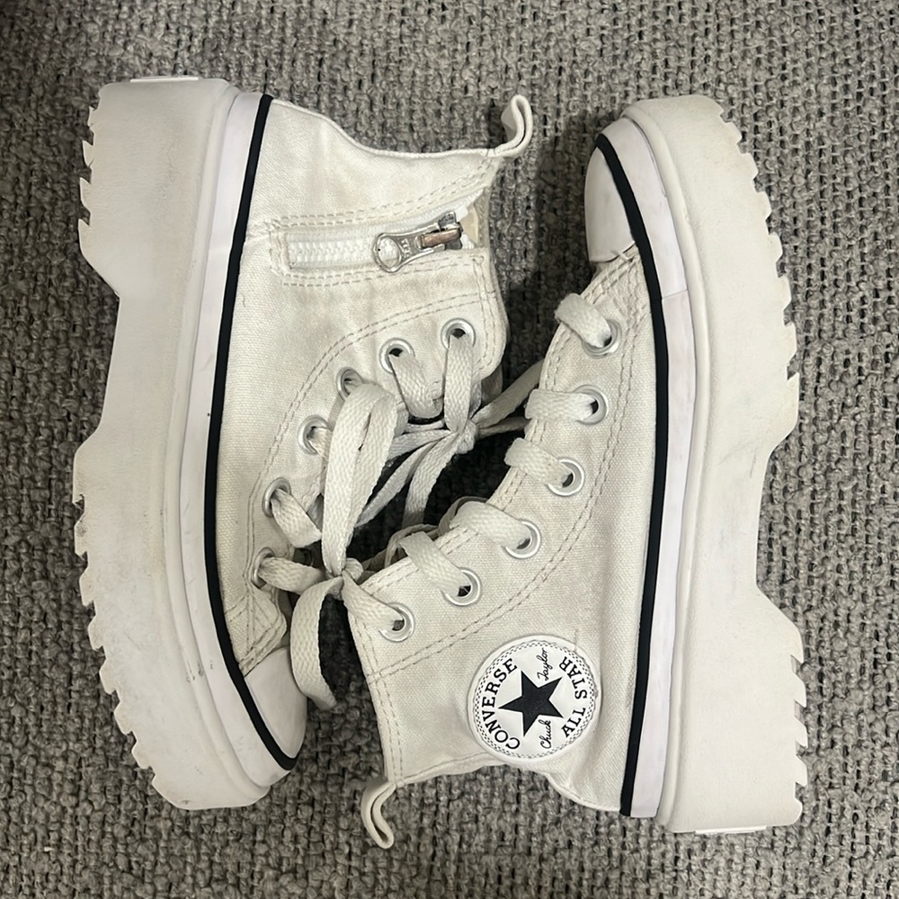 Converse Chuck Taylor All Star Lugged Lift Hi Sneaker